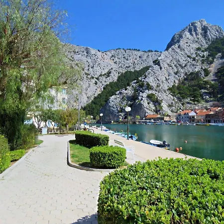 Mitra Zonata Pink Apartman Omiš Kültér fotó